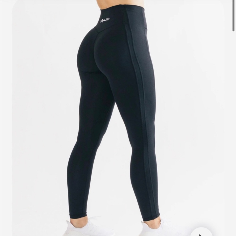 SOLD Alphalete Pulse Kinetic Leggings
